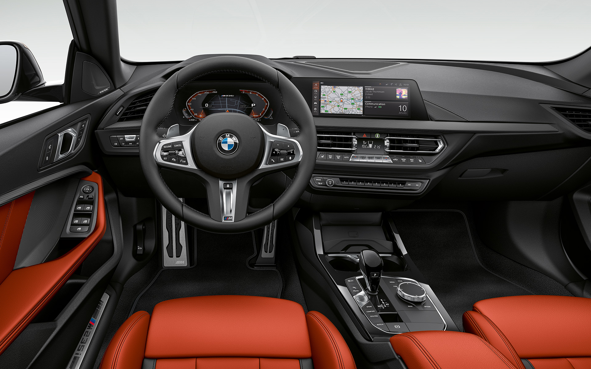 Кокпит посветен на возачот на BMW M235i xDrive Gran Coupé F44 2020 внатрешност