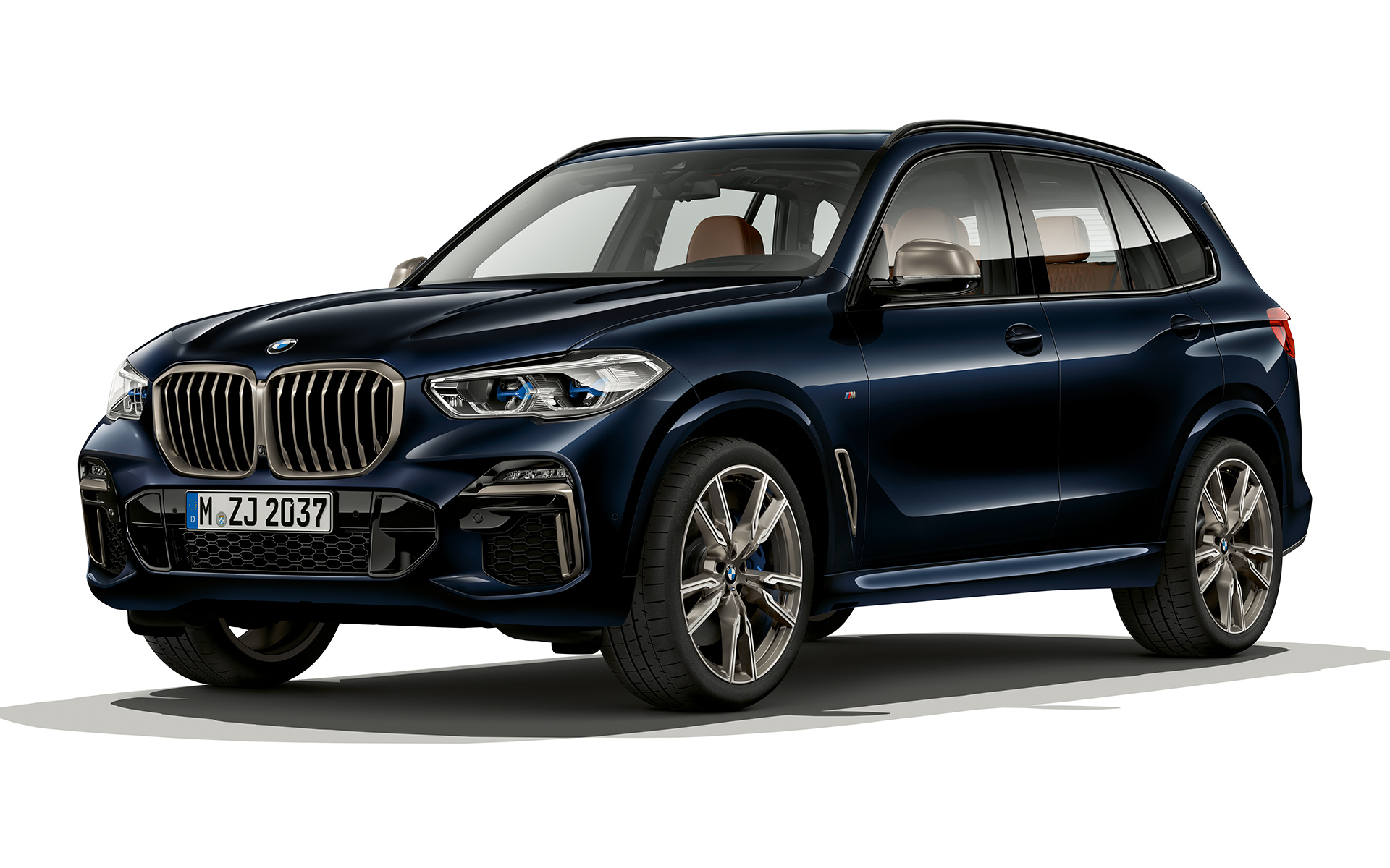 Ноќен кадар на предниот дел на BMW X5 M50d