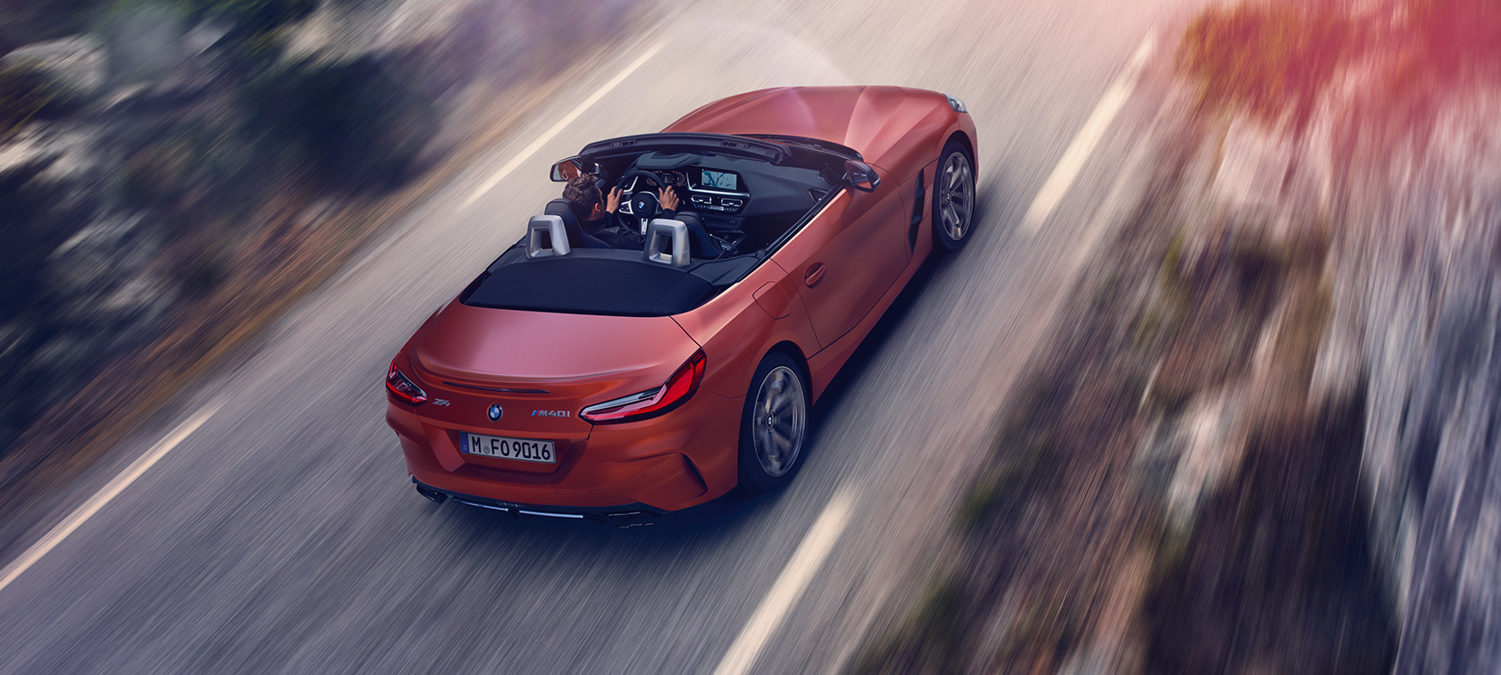 BMW Z4 Roadster (G29) тричетвртински поглед од високо во возење